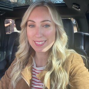 Meet your Posher, Steph